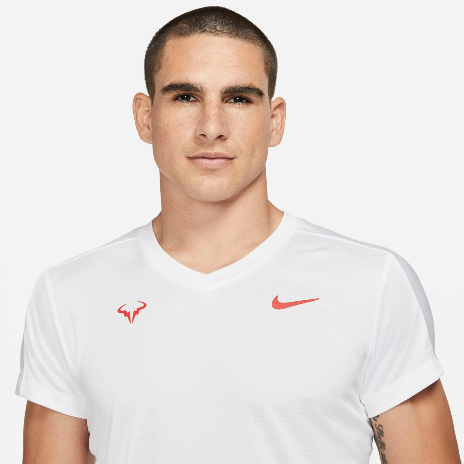 Nike Men's Rafa Dri-FIT Challenger Top (White/Chile Red) 2 Nike Men's Rafa Dri-FIT Challenger Top (White/Chile Red) - Image 2